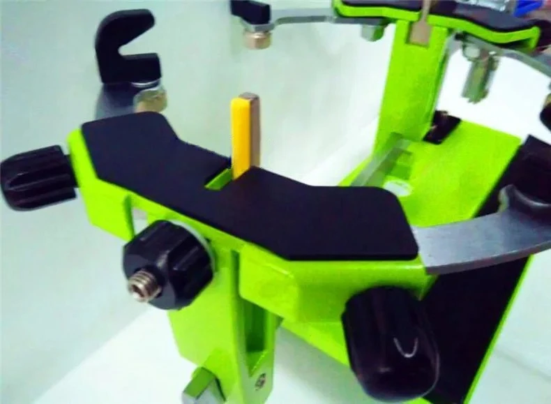 Macchina per l'incordatura di  - Sports Equipment Drawing recensione e prezzo
